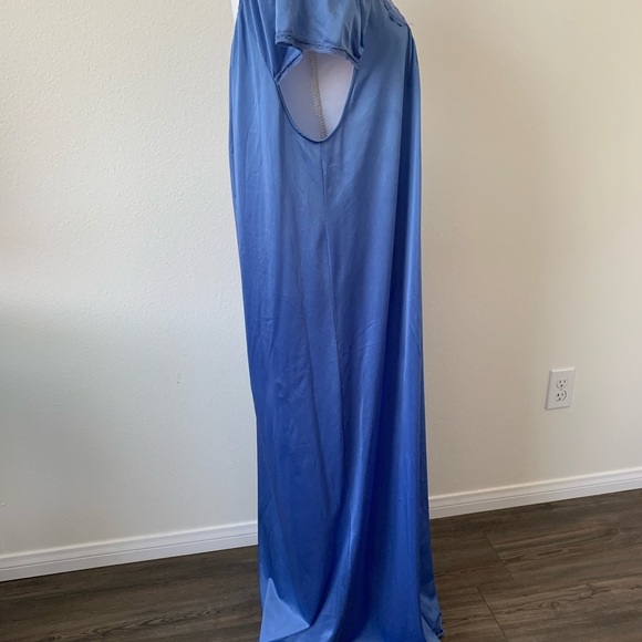 Lorraine night Gown - Picture 3 of 8